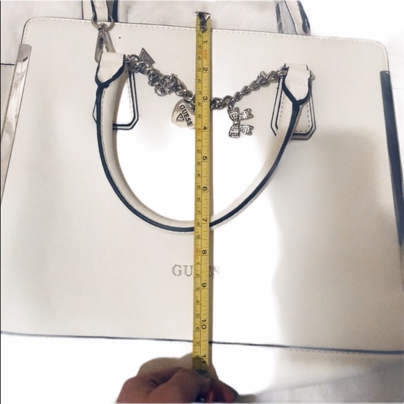 SOLD!!!!Guess White Purse Brand New Without Tags - Picture 2 of 4